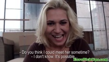 kutas w dziurkach nagrzanych suczek