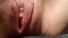 dziadek liże jej stopy przez rajstopy