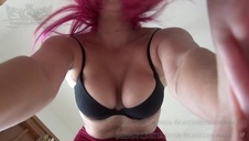 w trójkącie spotkali się w pokoju hotelowym