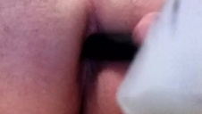 robi mu lodzika w wannie