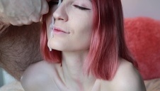 koleś wsadził jej język prosto do cipuszki