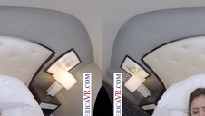 laseczka bawi się zwieraczem