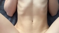 niezła murzynka rozkłada szeroko swe uda