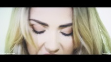 brazylijska młoda dupcia ujeżdża kutasa