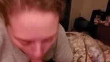 masuje jej ciałko swoim wielkim penisem