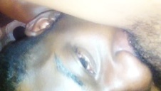 masturbacja blondyny przed lustrem