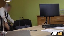 penetruje jej nieogoloną szparę