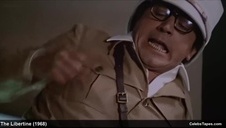 seks na dywanie z boską blondi