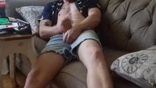 naga małolata ruchana na hamaku w ogrodzie