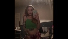 zadowala swoją cipeczkę