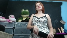 naga niunia z ulubioną seks zabawką