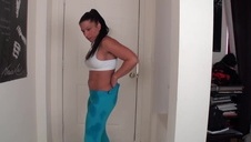 seks w magazynie ze zgrabną suczką