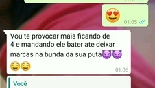 zdradza dziewczynę z matką