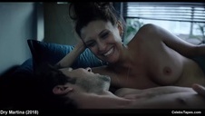 ciągną suczki za włosy