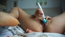 młoda niunia obciąga