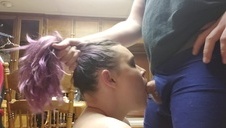 pieprzą ją z całych swych sił w trójkącie