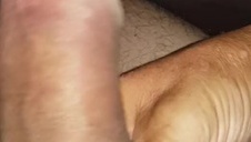 seks na skórzanej kanapie z boskimi łaniami