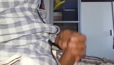 w bibliotece coś wibruje w jej cipie