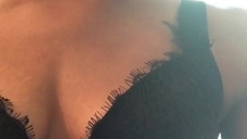 ogromny biust zgrabnej blondynki