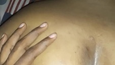 białowłosa dama z obfitym biustem