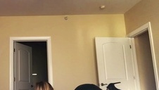 młoda ruska ma intensywny orgazm