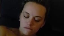 stare smoczysko z różowym wibratorem