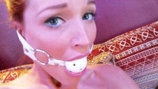 lubi bawić się pałą