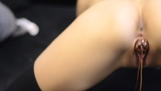 blond mulatka rozkłada nóżki