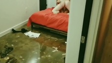 solo brunetka na stole hd