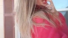 starsza mamuśka w kuchni