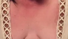 gruba testuje zabawki