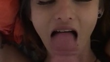 lesbijki kusząco się o siebie ocierają