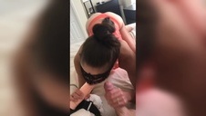 gość ubustwia stopy roxy deville