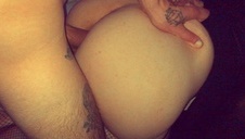 alecia fox liże jego paluszki a on zapina jej włochatą piczkę