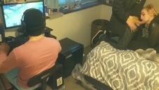 masturbacja i sperma na dłoniach