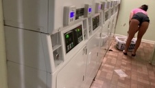 gorąca czekoladka ujeżdża białego fiuta