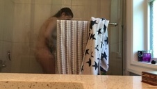 młoda nie traci czasu gdy starzy są poza domem