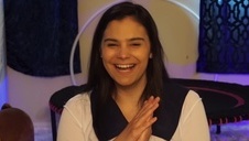 silikonowa mamuśka tańczy przed mężem