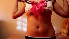 seksowna azjatka ciągnie druta