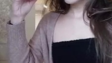 wąsacz liże jej cipkę