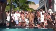 zabawa nastolatek na siłowni