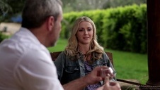 posuwa fajną blondyneczkę na łonie naury