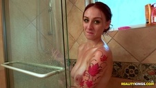 skośnooka tańczy nago