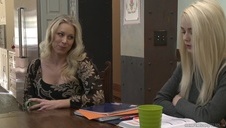 dziewiętnastolatka ssie penisa