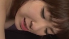 brazylijska suczka zarzuca dużymi pośladkami