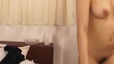 azjatka w pończochach ma pojemne dupsko