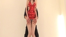 wysportowany kolo z dobrą laseczką