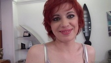 alexa tomas liże dwie sterczące pałki