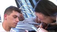 wypieścił azjatycką artystką