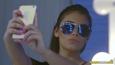 cycata czekoladka jest fajną masturbującą się amatorką